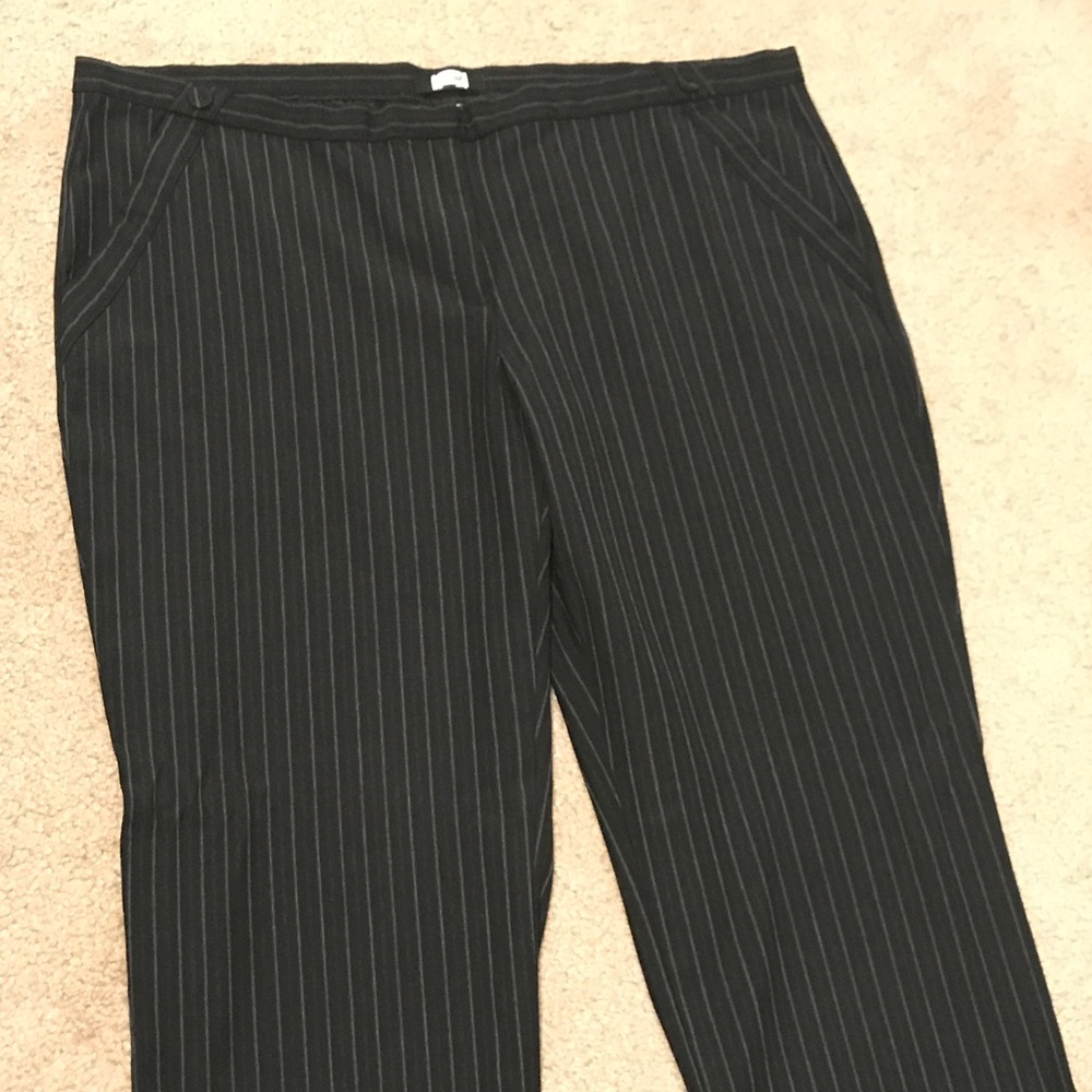 Old navy capris. Size 12. Stretch.